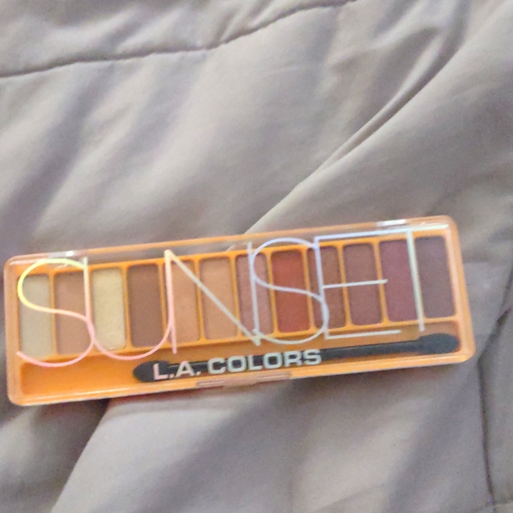 Make up eye shadow